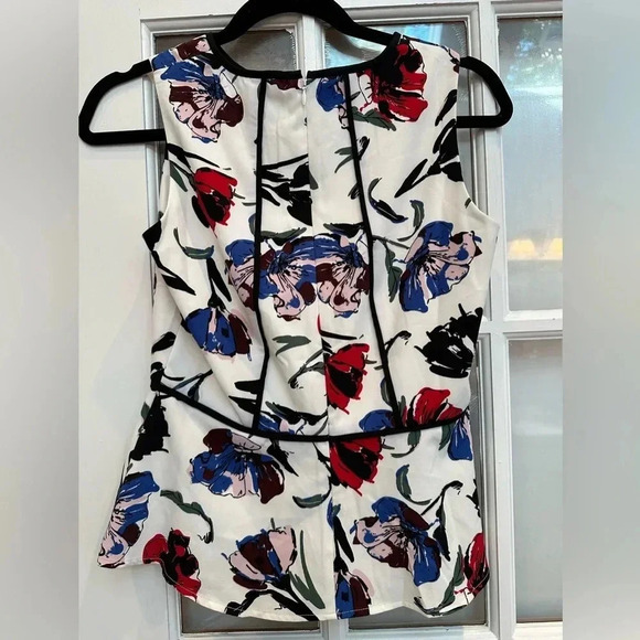 Banana Republic Sleeveless Floral Black Line Structured Peplum Blouse Size 0 XS - Picture 2 of 9